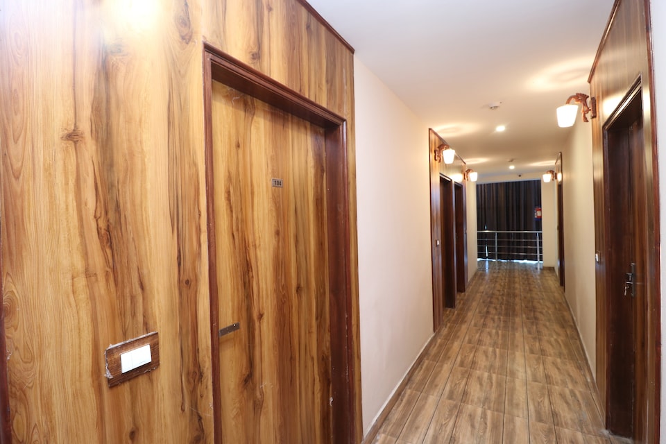 OYO Flagship 28167 Hotel 3bros, Mohali, Mohali