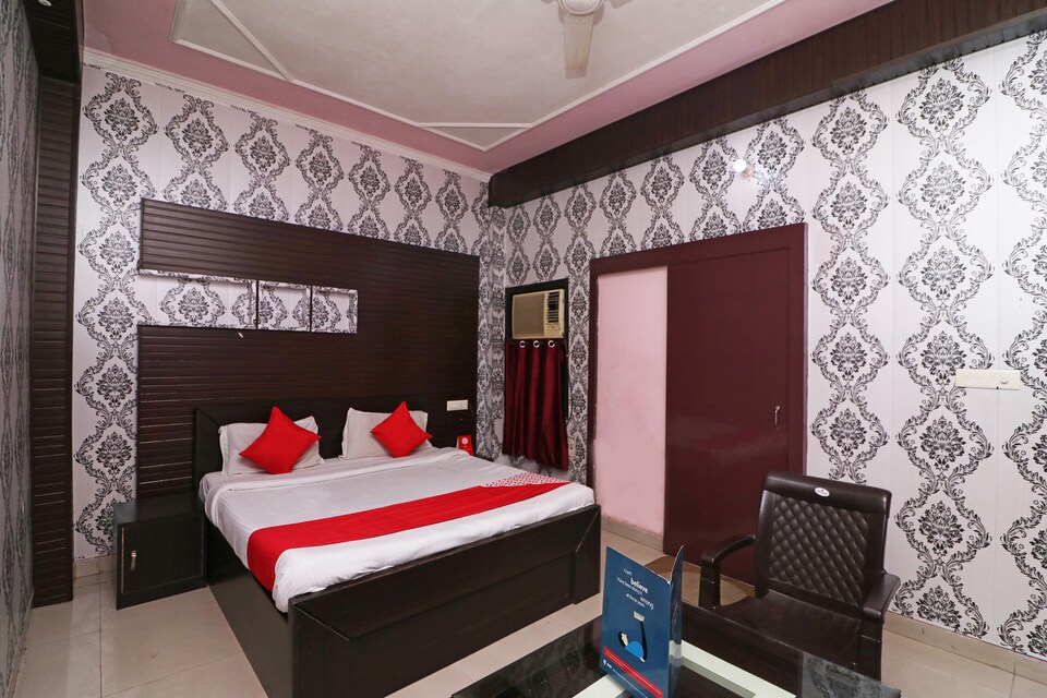 Flagship 28169 Hotel Sagar, Avas Vikas, Rudrapur
