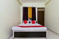 OYO 28175 Hotel Mulakat