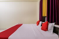 OYO 28175 Hotel Mulakat