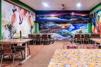 OYO 28175 Hotel Mulakat