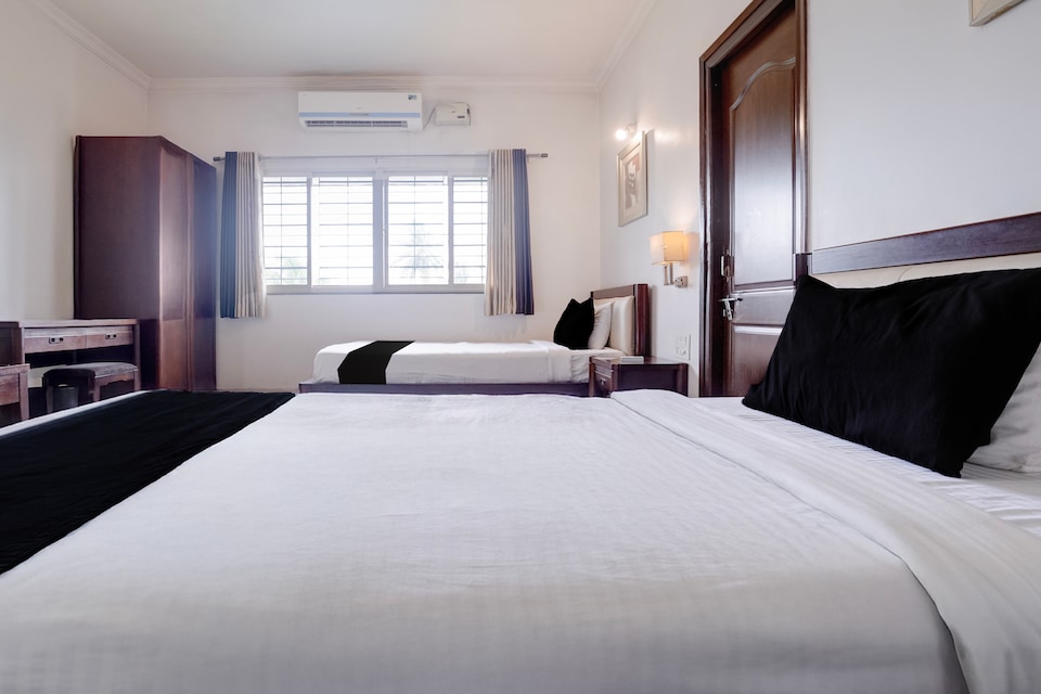 Super Collection O Hosepet College Road Formerly Mega Inn, Hospet-II, Hospet