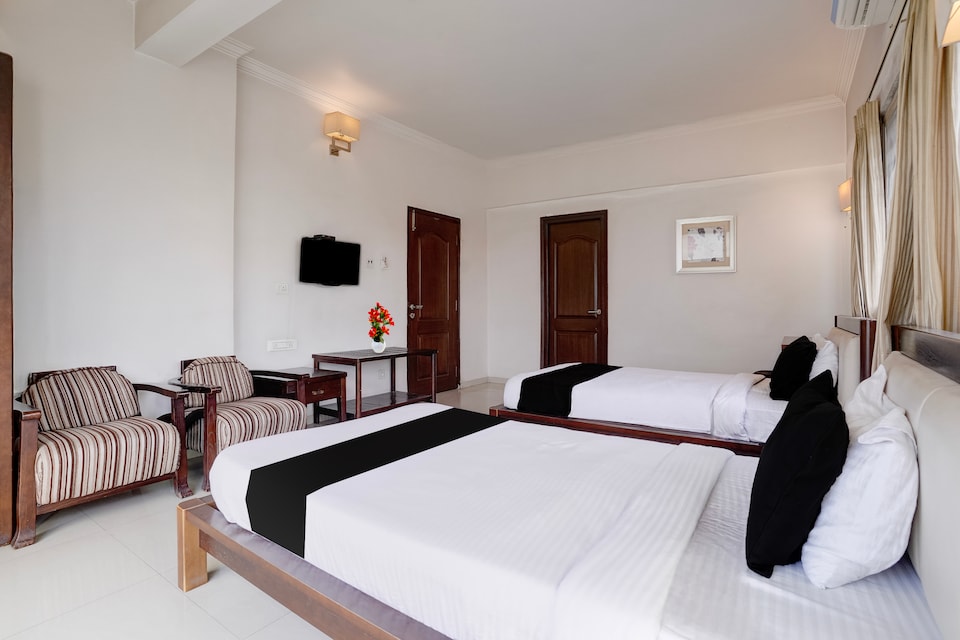 Super Collection O Hosepet College Road Formerly Mega Inn, Hospet-II, Hospet