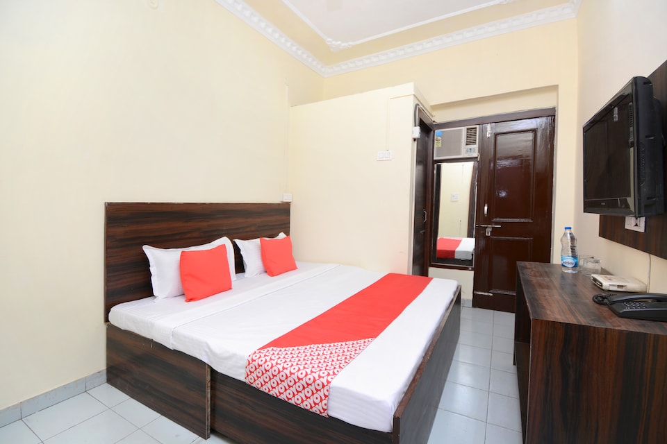 OYO 28179 Ambay Guest House, Jyoti Chowk Jalandhar, Jalandhar