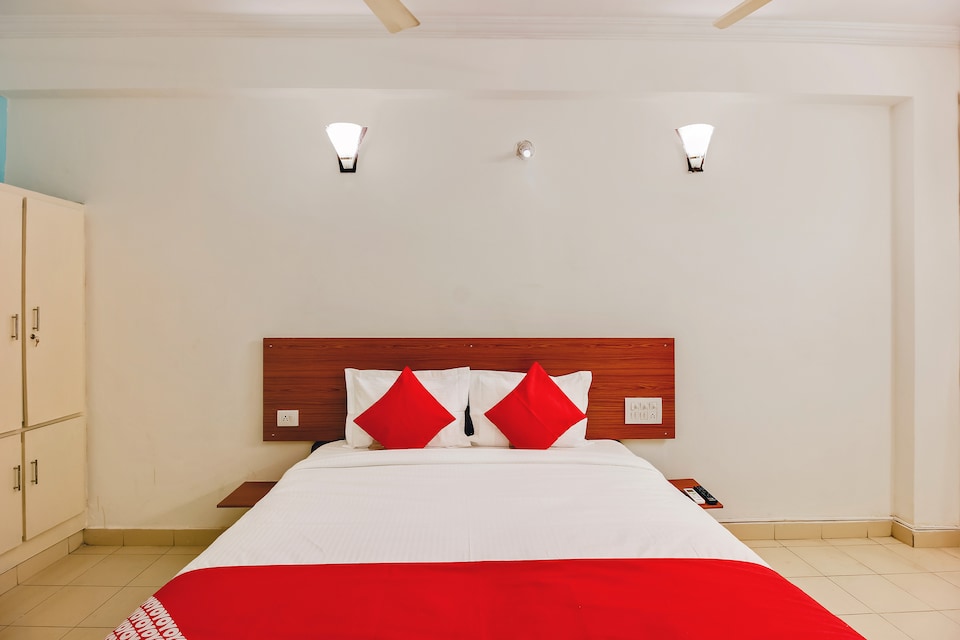 OYO 28207 Classic Guest House, Madhapur, Hyderabad