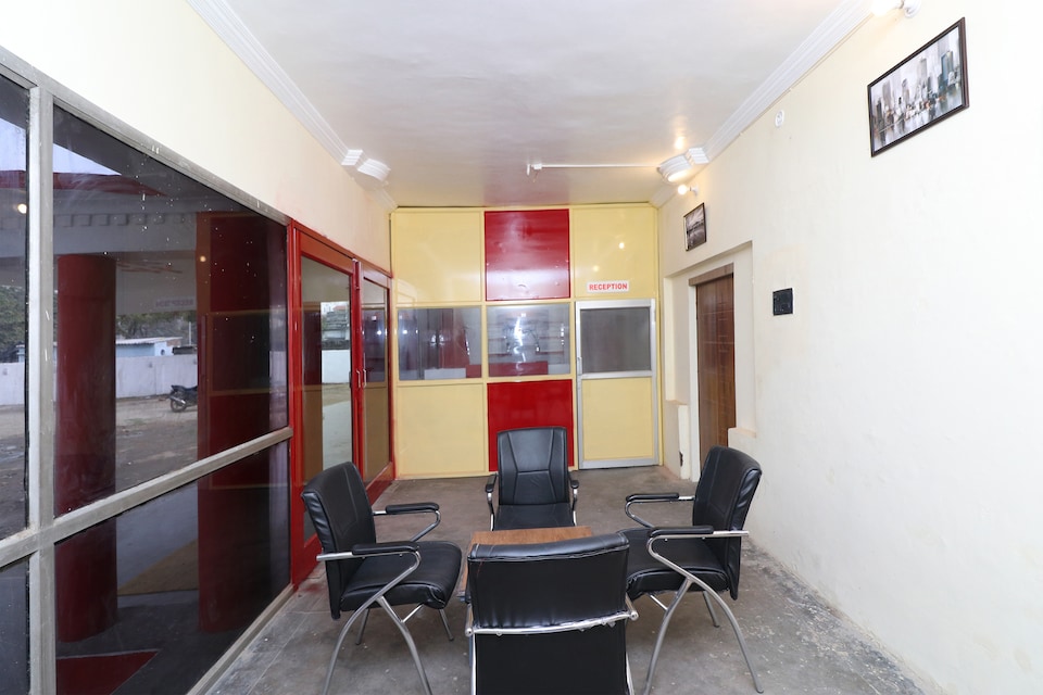 OYO High Court View, Civil Lines - High Court, Prayagraj
