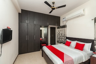 Mogair East Hotels With Parking Facility Price 540 Pay At Oyo 28257 Skye Service Apartments