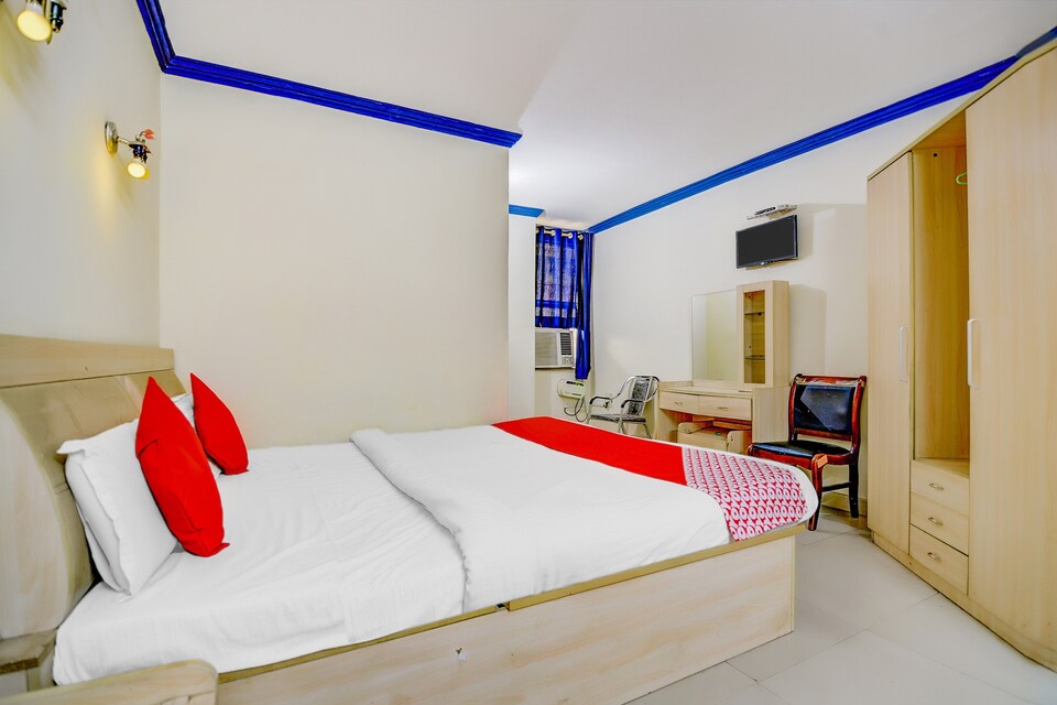 OYO 28263 Hotel Balbir Continental, Charbagh Lucknow, Lucknow
