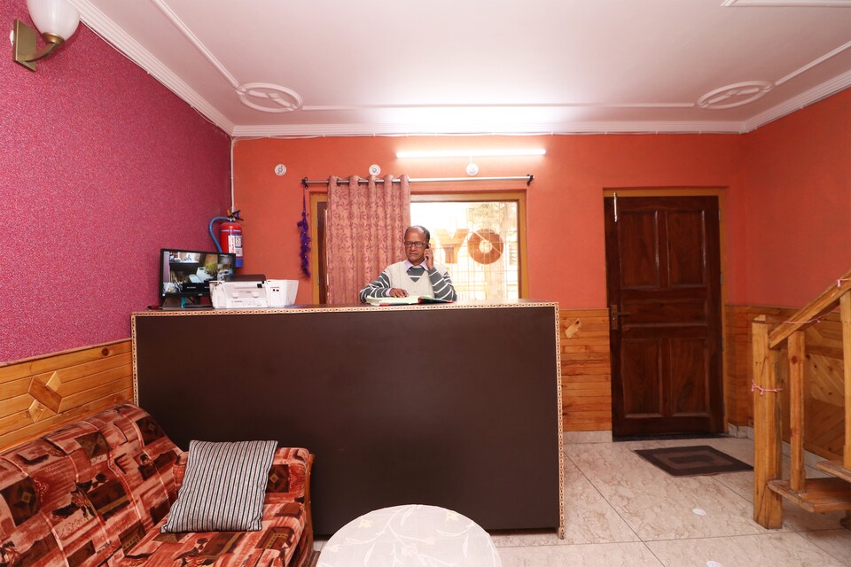 OYO 28279 Swastik Home Stay, Highcourt Nainital, Nainital