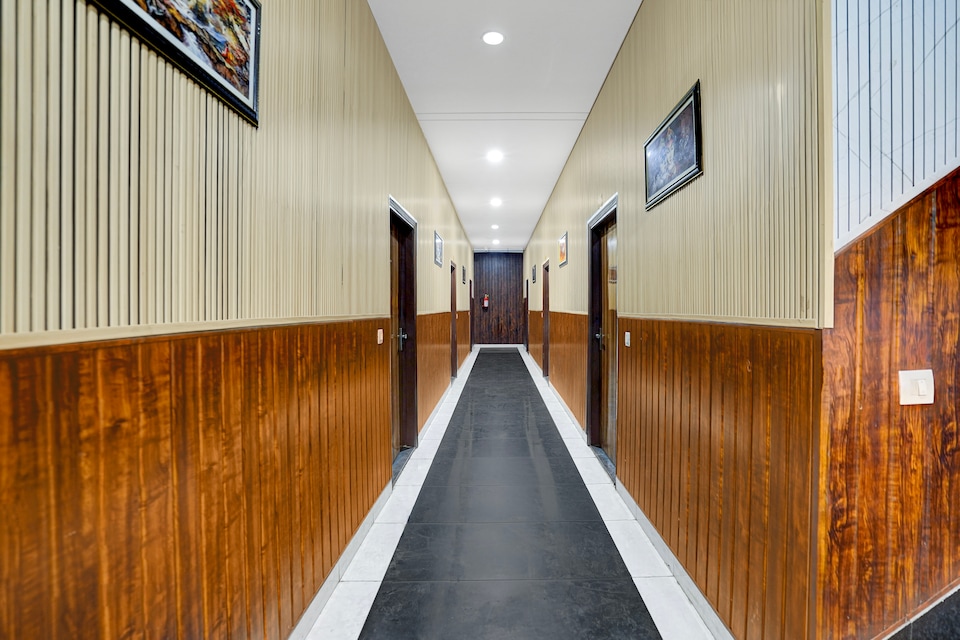 Hotel O by OYO Silver Arc Mall Ludhiana Formerly White Solitaire 1, Ferozepur Road Ludhiana, Ludhiana