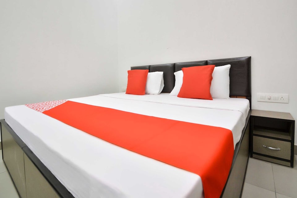 Hotel O Silver Arc Mall Ludhiana Formerly White Solitaire, Pakhowal Road Ludhiana, Ludhiana