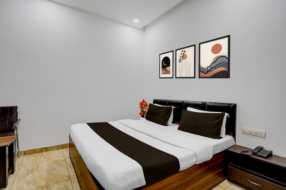 Super Hotel O by OYO Silver Arc Mall Ludhiana Formerly White Solitaire 1, Ferozepur Road Ludhiana, Ludhiana