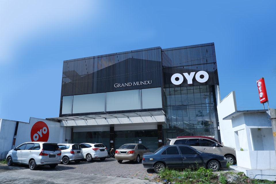 OYO 379 Grand Mundu, Semarang Selatan, Semarang