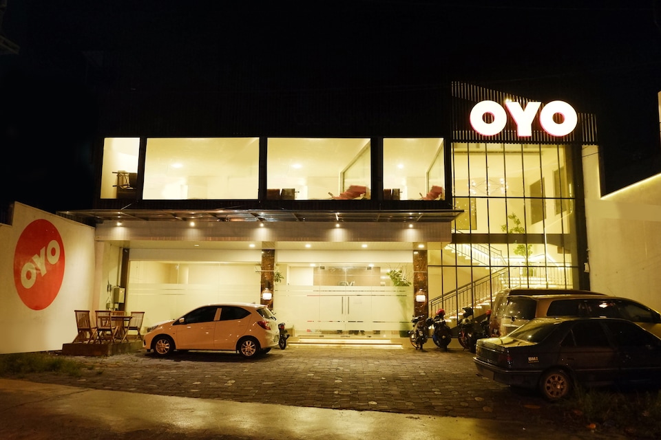 OYO 379 Grand Mundu, Semarang Selatan, Semarang