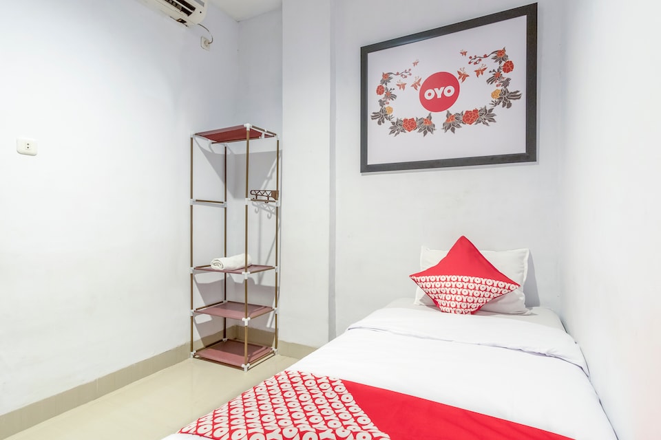 OYO 380 Sz Nine One, Medan, Medan