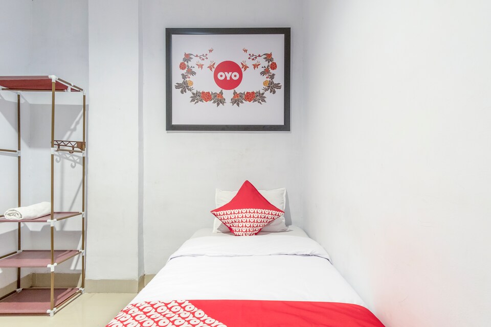 OYO 380 Sz Nine One, Medan, Medan