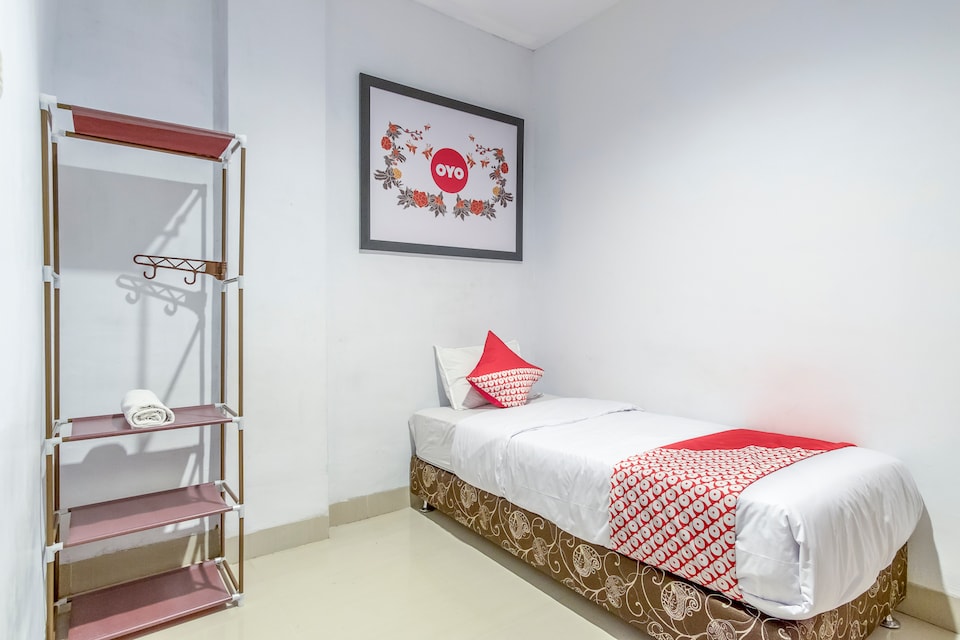 OYO 380 Sz Nine One, Medan, Medan