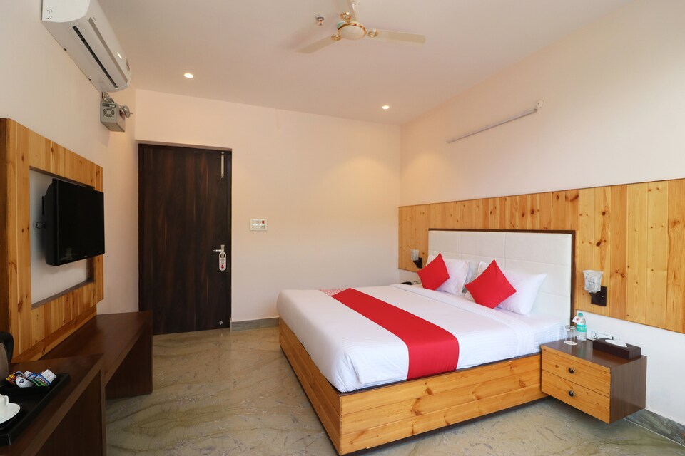 OYO 28304 Hotel Corbett Paradise, Kotdwar, Kotdwar