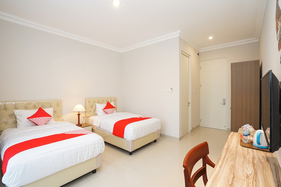 OYO 388 Raka Residence Syariah, Dukuh Pakis, Surabaya