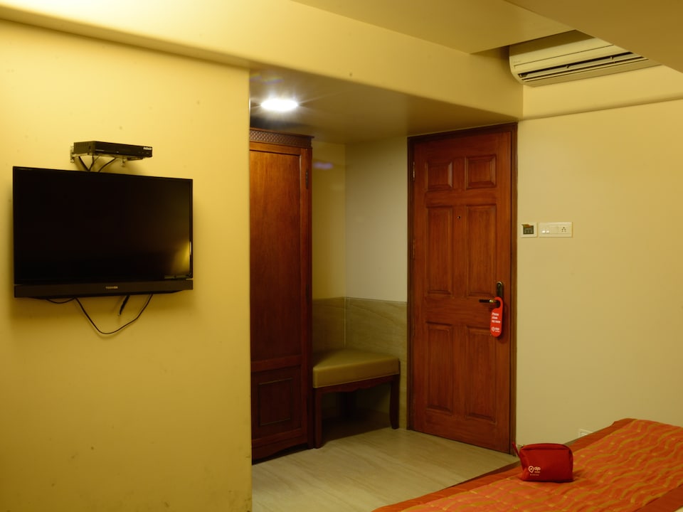 OYO 594 Hotel Sai Palace Inn, Mumbai Bandra-Khar-Santacruz, Mumbai