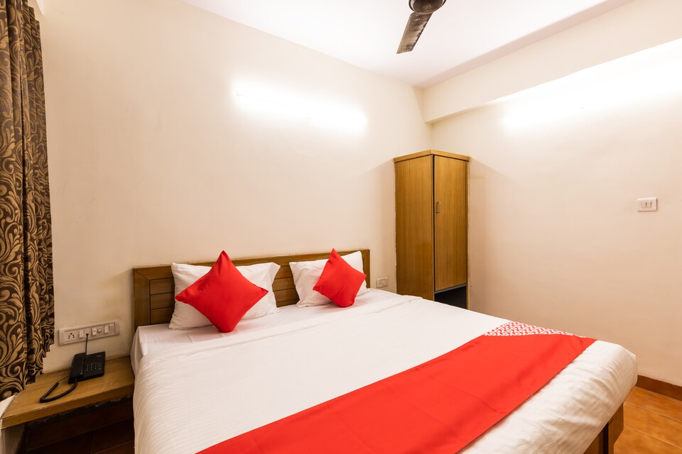 OYO 28360 Hotel Rajdeep, Hoshangabad Road, Bhopal