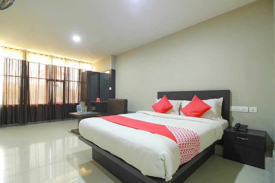 OYO Flagship 28370 Begonia Residency, Kalpetta, Wayanad