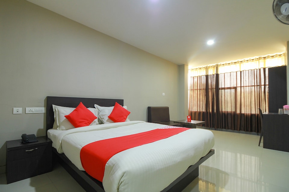 OYO Flagship 28370 Begonia Residency, Kalpetta, Wayanad