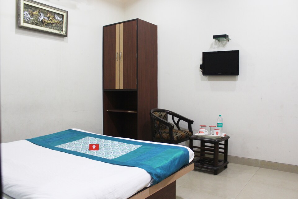 OYO 3329 Hotel Tushar Residency, Station Road Mathura, Mathura