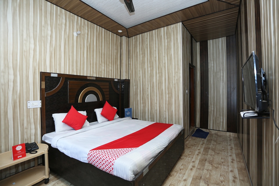 Flagship 28382 Nautiyal Home Stay, Kempty Fall Mussoorie, Mussoorie