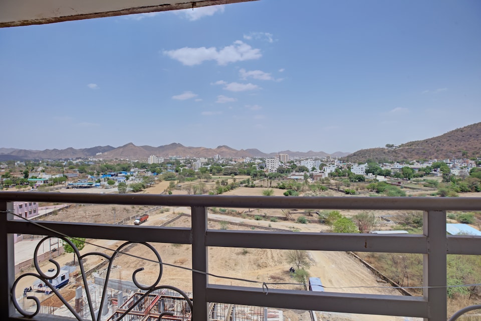 OYO Home 28396 Spacious Studio Bhuwana, Udaipur Central, Udaipur