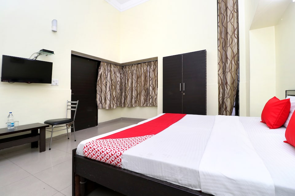 OYO 28399 Chadda House, Mall Road Amritsar, Amritsar