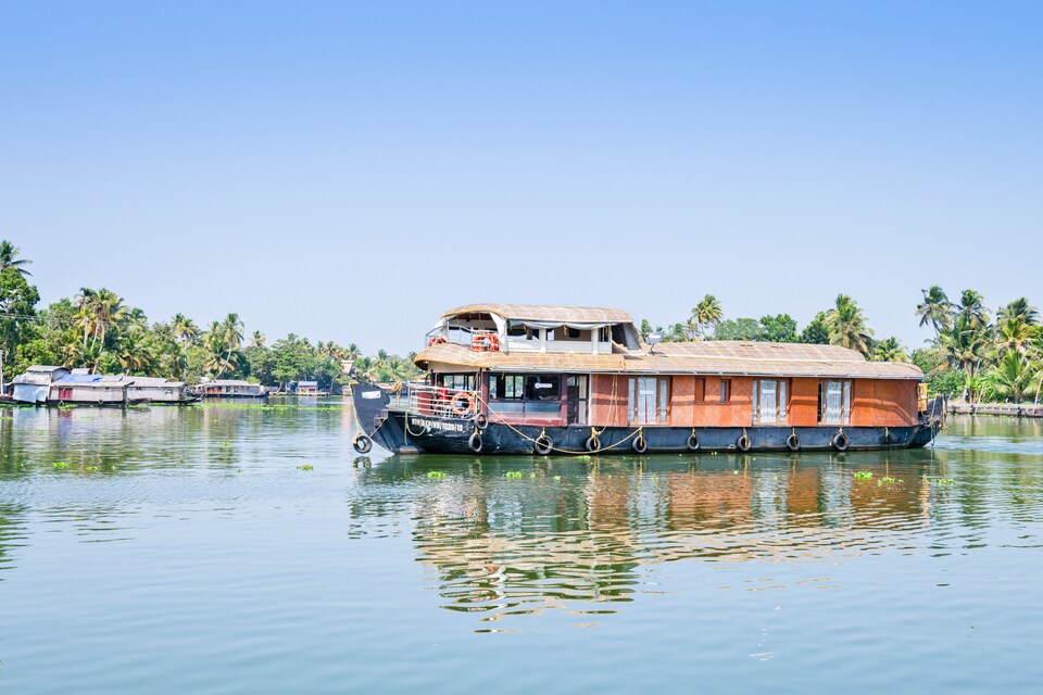 OYO 28400 Relax In Kerala Pamba 3bhk Sharing Houseboat, Alappuzha Backwaters, Punnamada Alleppey