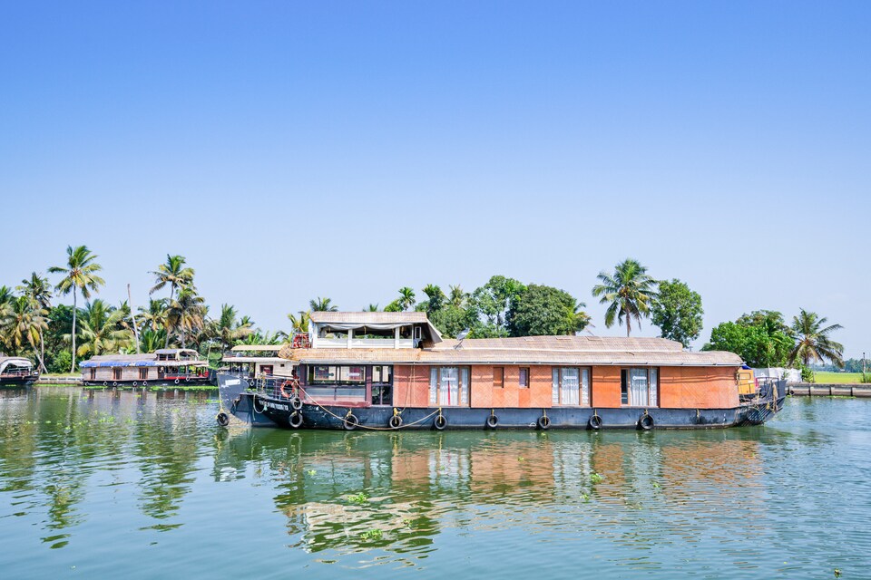 OYO 28400 Relax In Kerala Pamba 3bhk Sharing Houseboat, Alappuzha Backwaters, Punnamada Alleppey