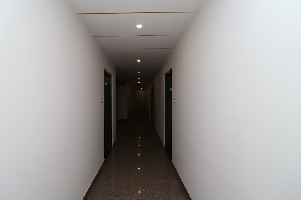 OYO 28404 D C Grand, Cantt, Varanasi