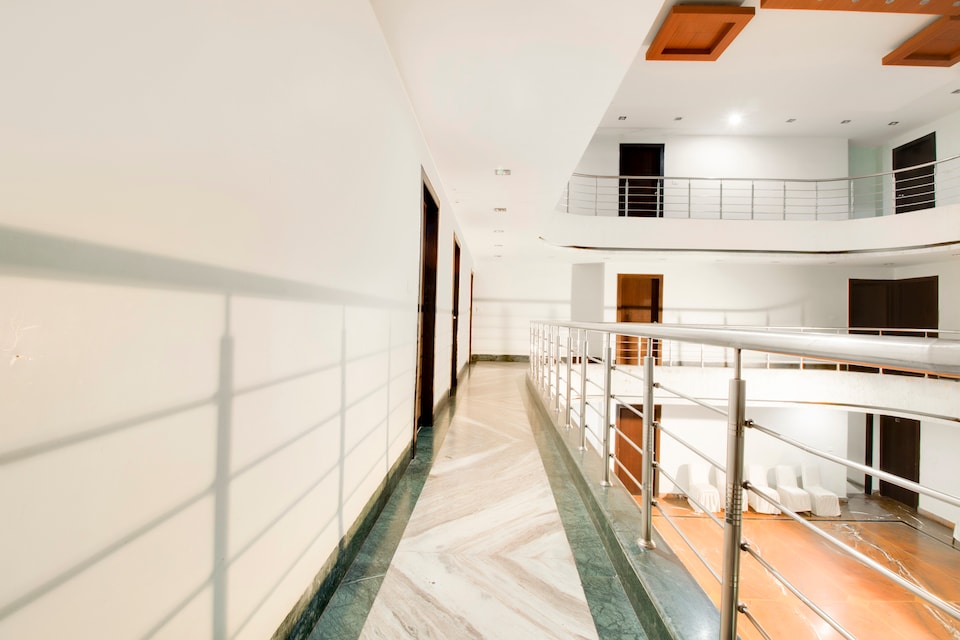 OYO 3336 Hotel Mantri Residency, Harmu, Ranchi