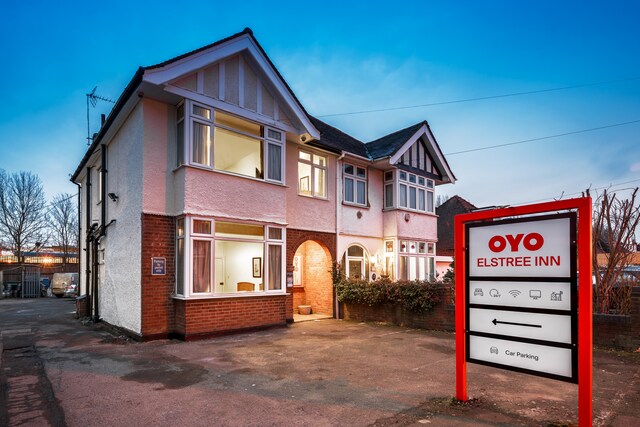 OYO Elstree Inn
