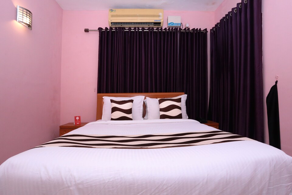 OYO 28424 Coastal Residency, MG Road Kochi, Kochi