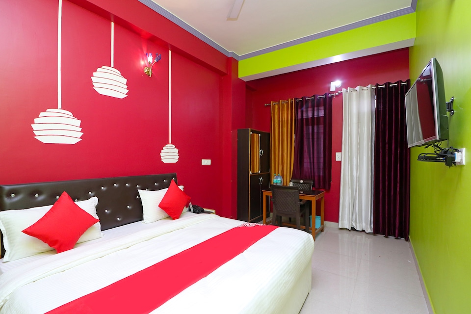 OYO 28427 Hotel Rawat Palace, Pithoragarh city, Pithoragarh