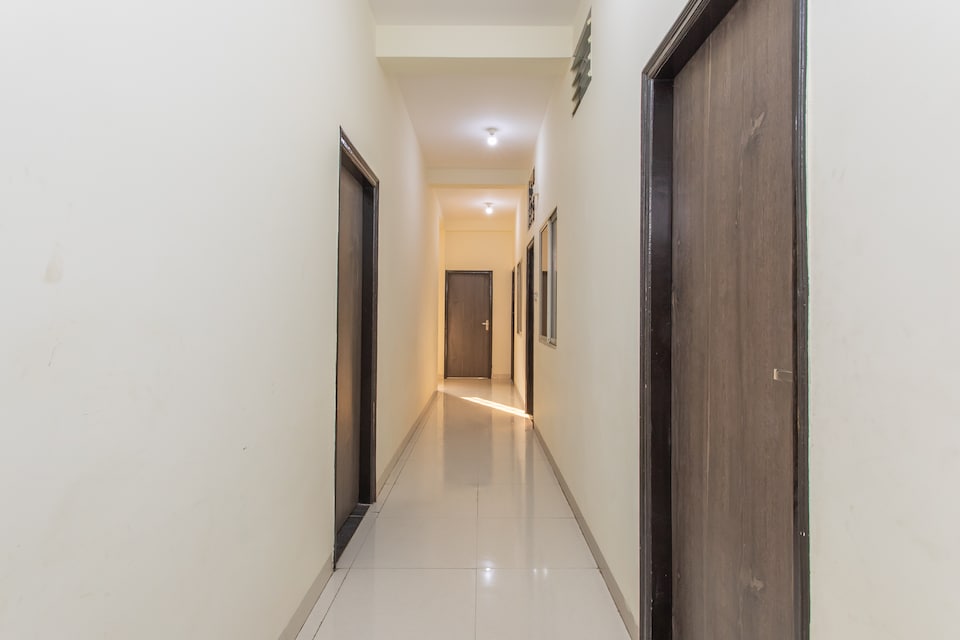 Hotel O HOTEL ROYAL INN, Vijay Nagar Indore, Indore