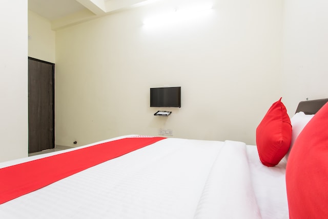 Hotel O HOTEL ROYAL INN