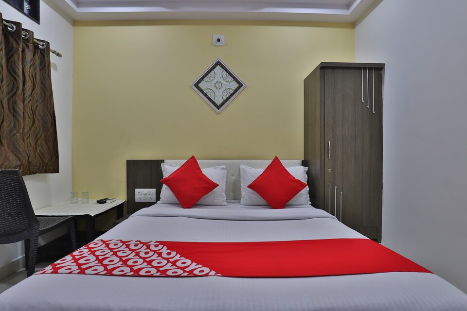 OYO 28441 Hotel Ashirwad, Bhuj, Bhuj