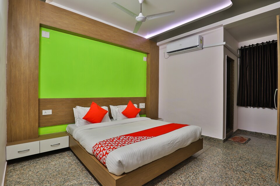 OYO 28444 Hotel Ab Apple, Mehsana, Mehsana