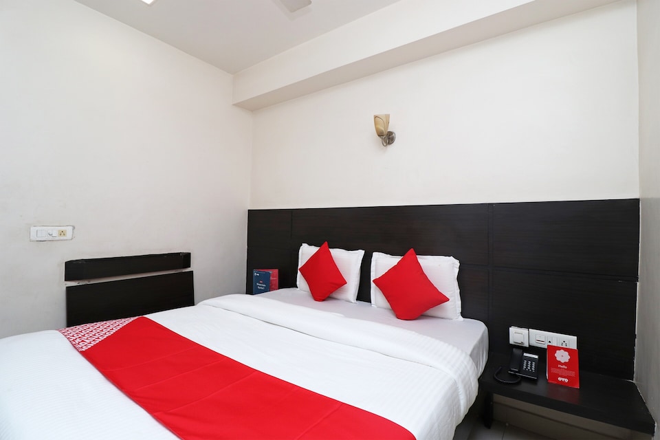 OYO Hotel Shera, Transport Nagar, Raipur