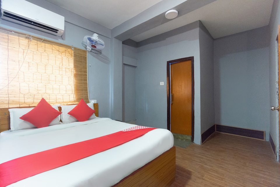 OYO 28462 SRJ Inn, Santoshpur Kolkata, Kolkata