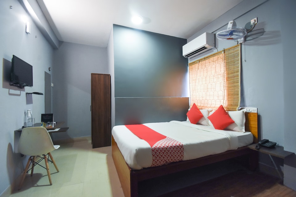 OYO 28462 SRJ Inn, Santoshpur Kolkata, Kolkata