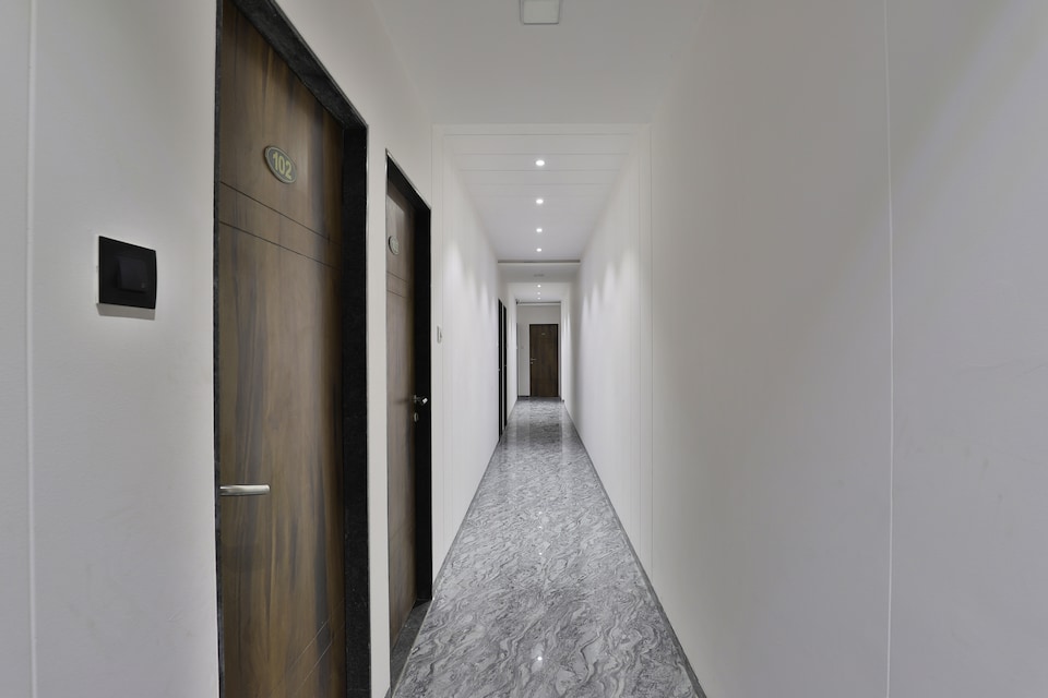 OYO 28466 Hotel Happy Heaven, Airport Surat, Surat