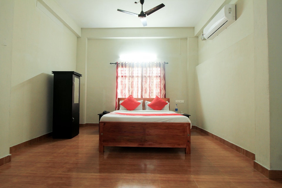OYO 28470 Intimate Tourist Home, Calicut City-II, कालीकट
