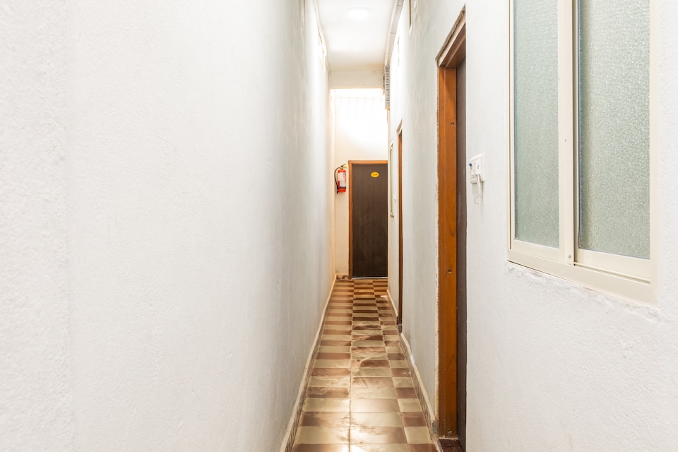 OYO 28472 Hotel Shree Palace, Dewas City, Dewas