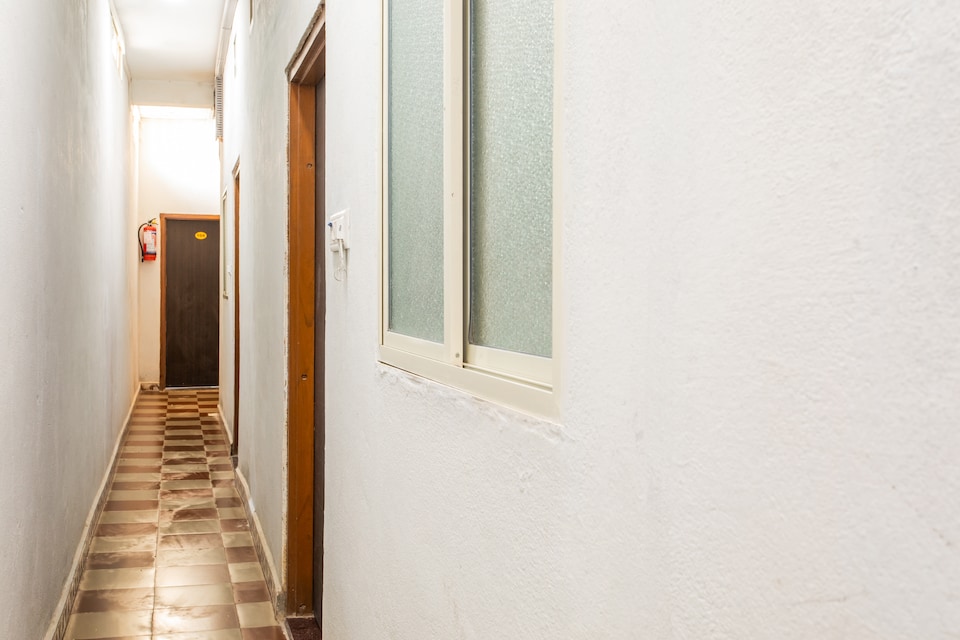 OYO 28472 Hotel Shree Palace, Dewas City, Dewas