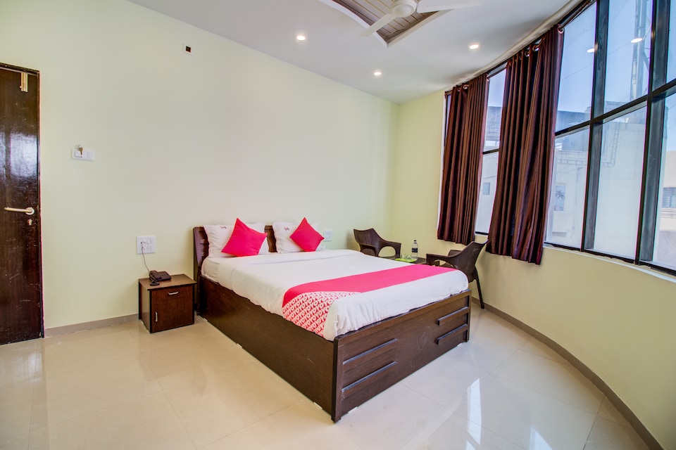 OYO 28581 Hotel Sitara, Satara, Satara